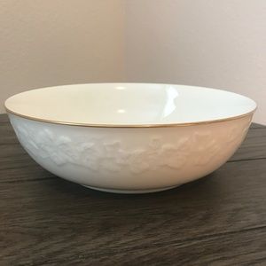 Noritake - Halls of Ivy (Gold Trim) 9" Round Vegetable Bowl